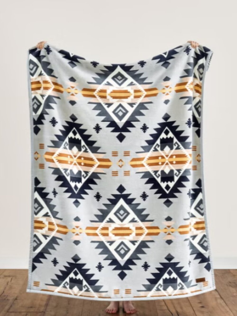 NEW Pendleton Reversible Plush Throw 50x70 Sierra Sunset - Picture 2 of 6